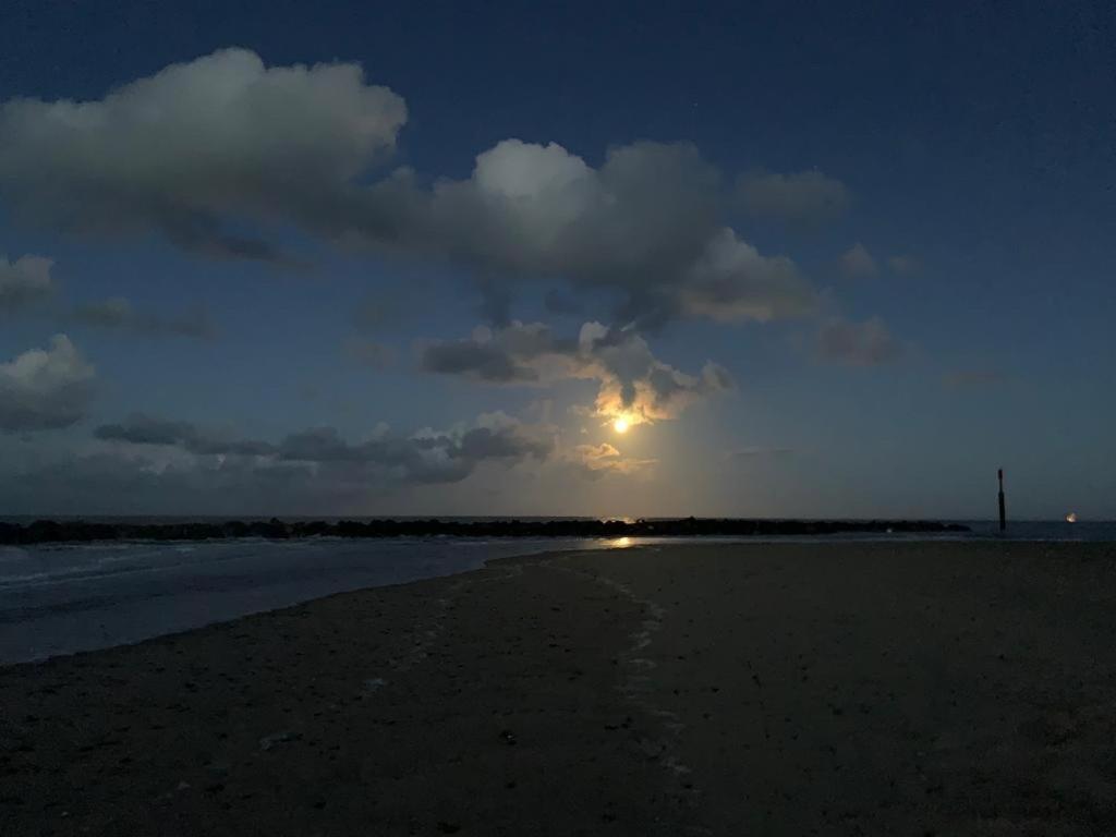 Dog Friendly Cottage 2 Mins To Beach With Hot Tub And Zappi Ev Lessingham Eksteriør bilde